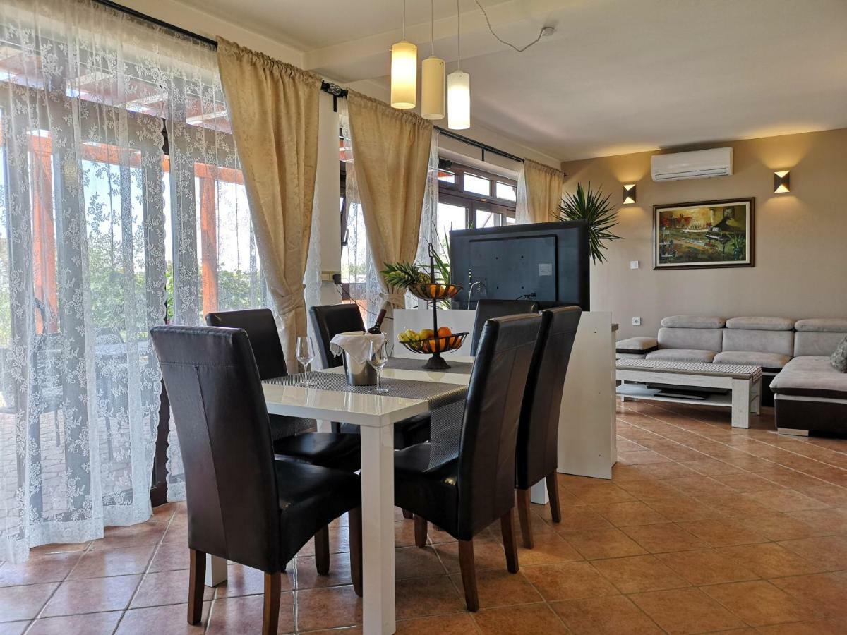 Meerblick Ferienhaus Julian nahe Rovinj Exterior foto